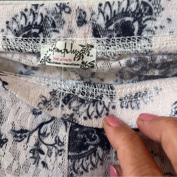 Free People Layered in Lace Sheer Leggings Size Small in Ivory Combo NWT - Picture 8 of 10